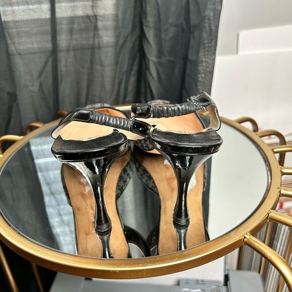 Manolo Blahnik Carolyne Houndstooth Slingback Heels - Picture 4 of 6